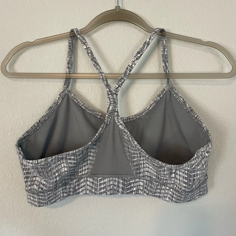 Lululemon Flow Y Bra IV *Luon in Arrow Jacquard Battleship Silver - Size 12